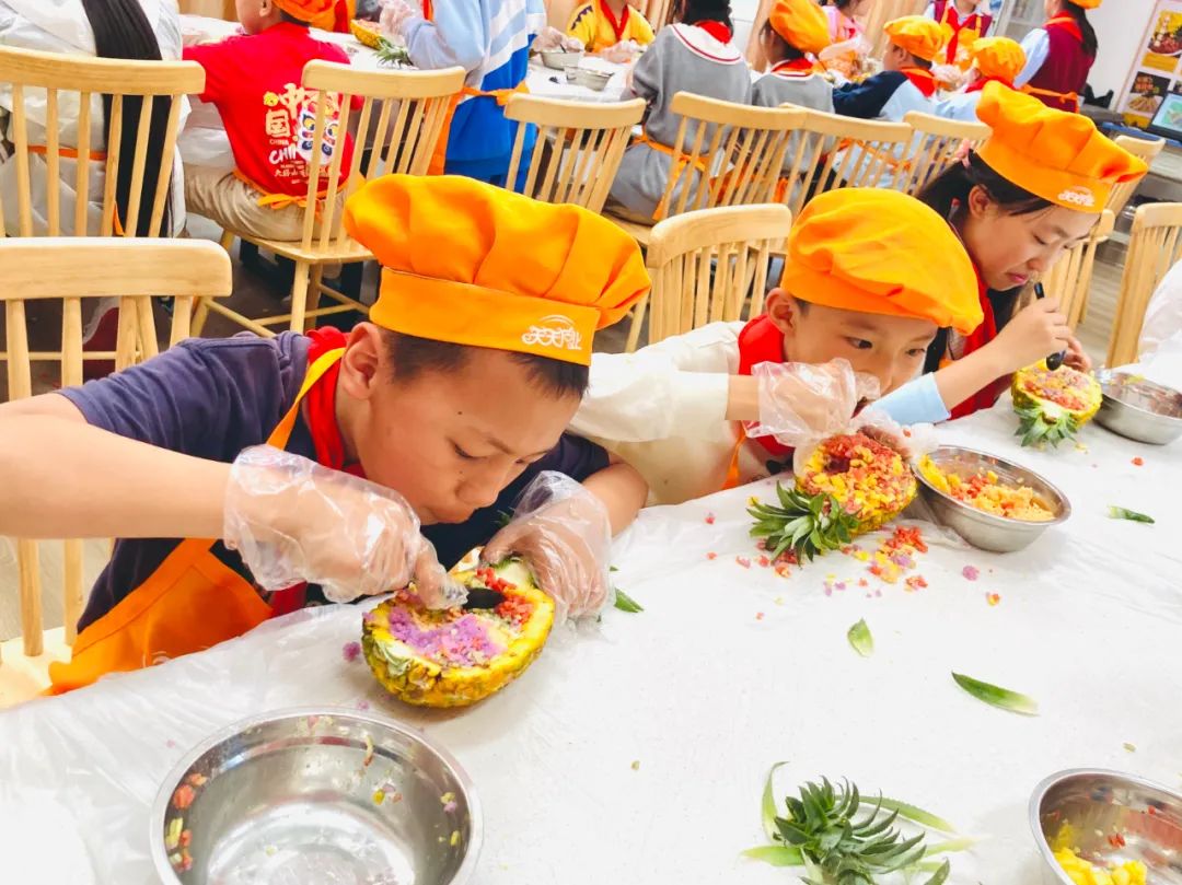 【膳学堂】邂逅傣族风味——从学做菠萝饭开始 膳学堂走进棕树营小学(图22)