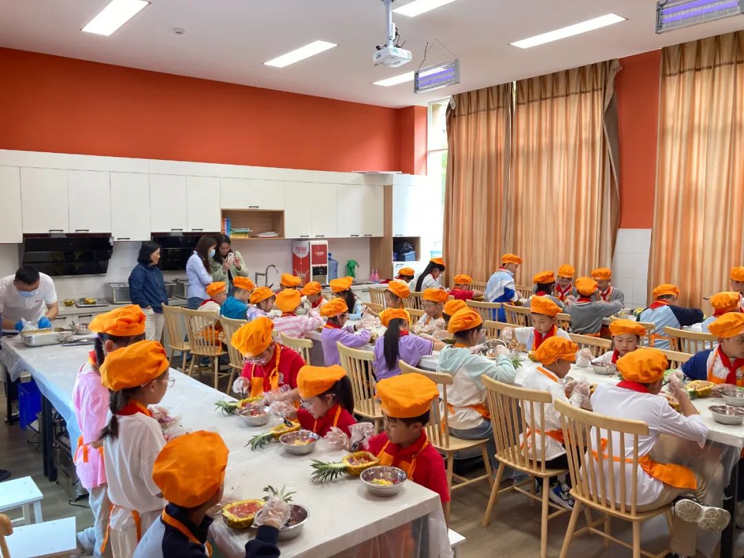 【膳学堂】邂逅傣族风味——从学做菠萝饭开始 膳学堂走进棕树营小学(图21)